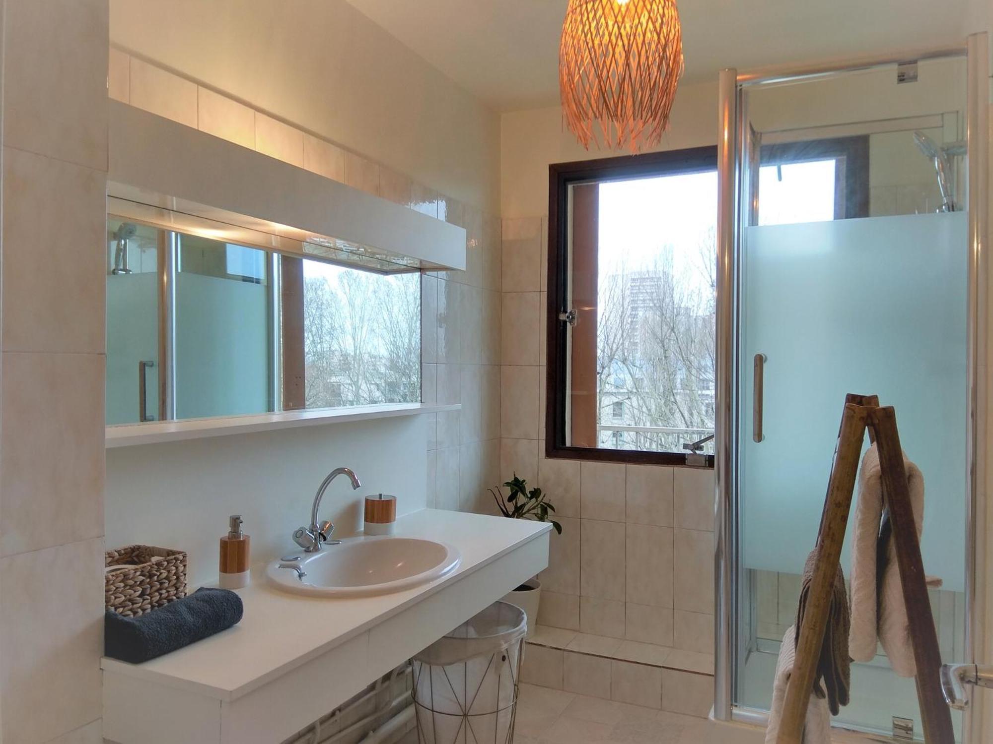 Budget Apart With Balcony And Great View Saint-Denis  Exteriér fotografie
